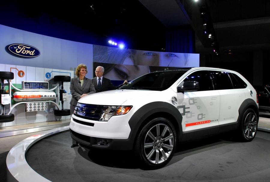  Ford Edge HySeries Plug In Hybrid 2007 года  (фото 2 из 27)